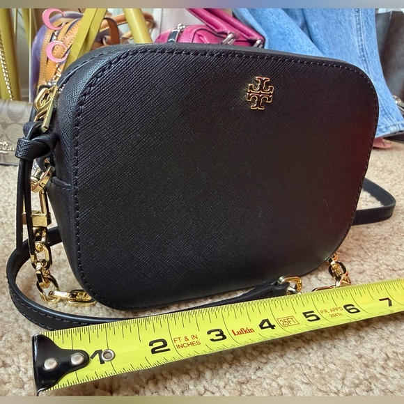 Tory Burch Emerson Round Crossbody Black Saffiano Gold Chain with tag - Picture 5 of 15